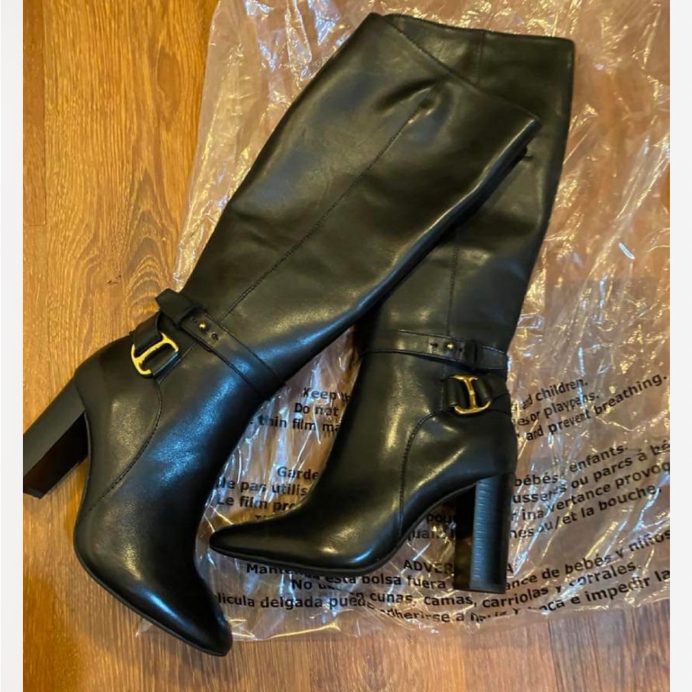 NWT Leather Knee High Side Zip Chunky Heel With Buckle Size 5
